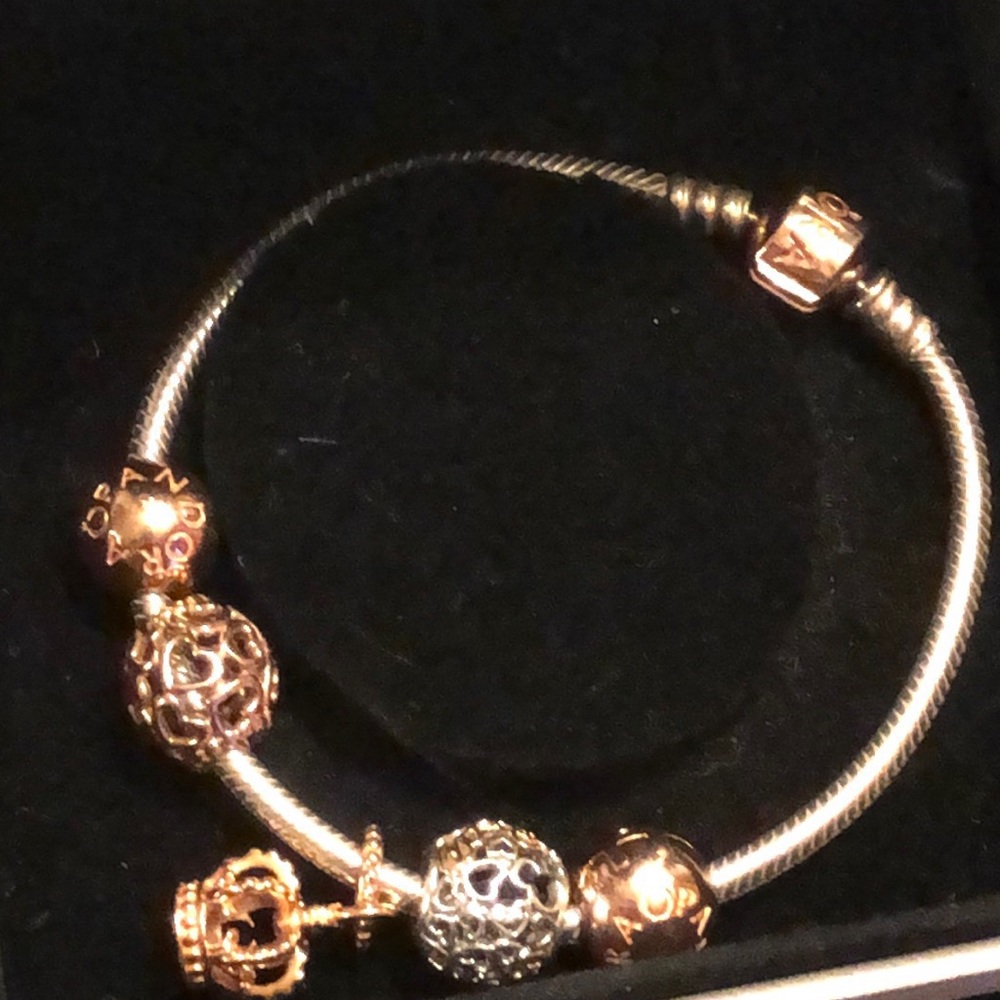 Authentic pandora  bracelet w/ charms. Ale s925